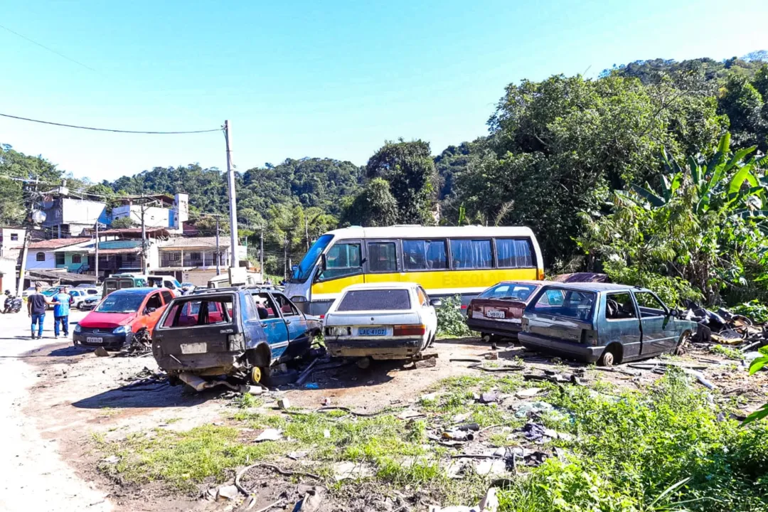 O estabelecimento funcionava à céu aberto, sem ter licença junto ao órgão