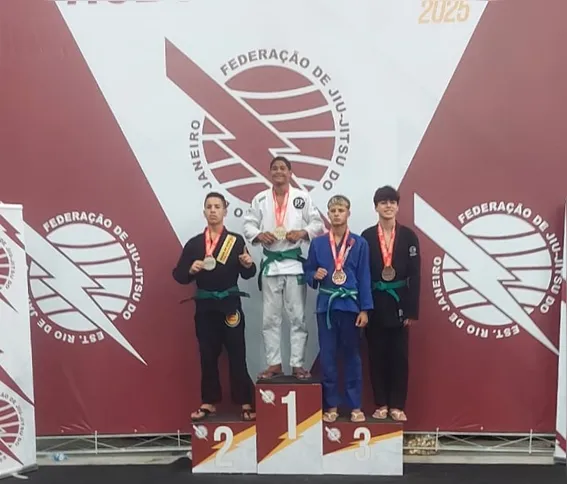 João Pedro saiu com a medalha de ouro da categoria Faixa Verde - Meio Pesado