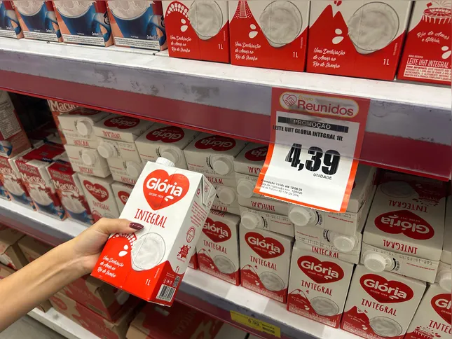 O índice, que engloba alimentos e bebidas vendidos nos supermercados, recuou 0,06% no período