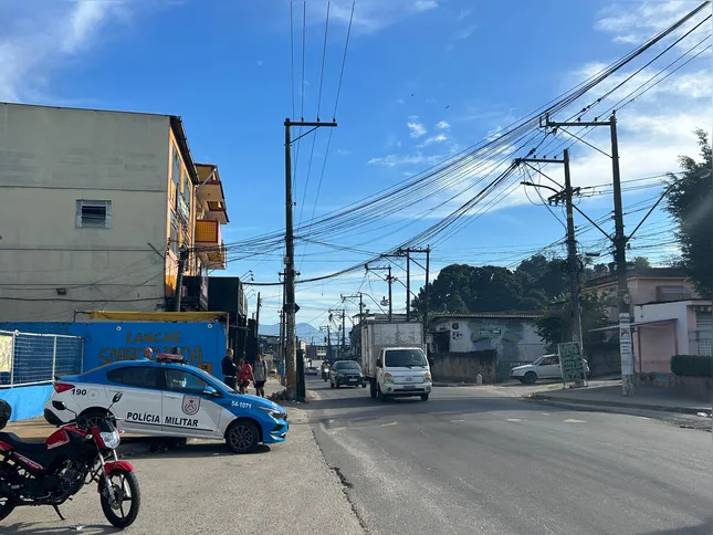 Comércio retoma rotina sob clima de apreensão