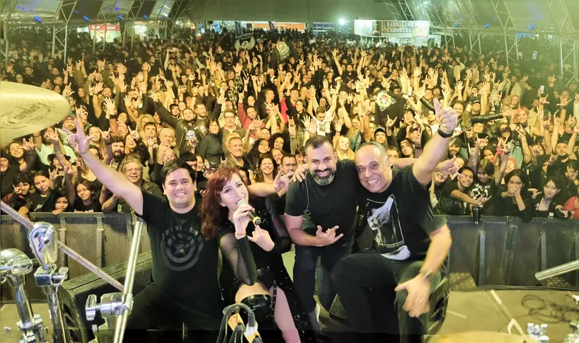 Faixa Etária é uma banda de rock criada em 1998 em Niterói