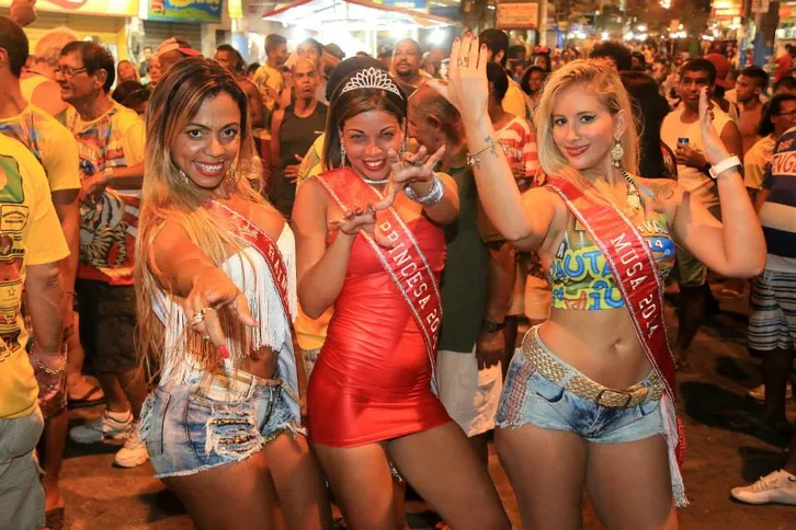 Bloco Carnavalesco 'A Pauta Caiu' surgiu na imprensa de São Gonçalo e tinha 'musas