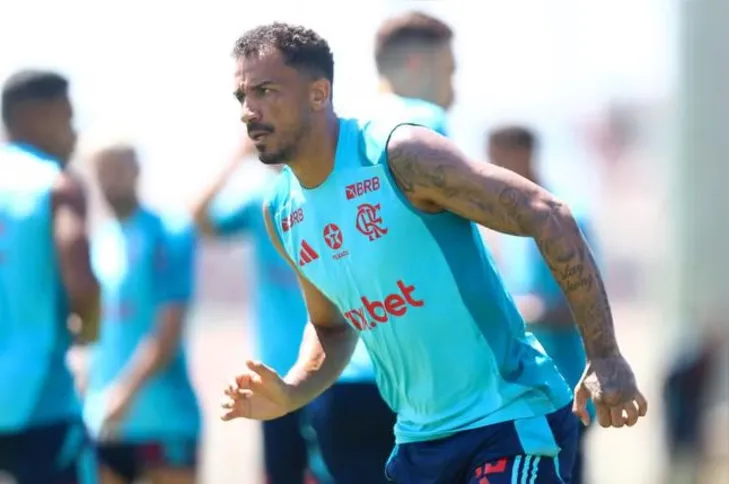 Danilo, do Flamengo, também está fora da convocação