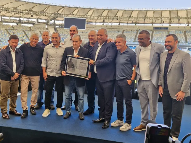 Carlos Alberto Parreira foi o preparador-físico da seleção brasileira na Copa do Mundo de 1970, no México, e o técnico na de 1994, nos Estados Unidos, quebrando um jejum de 24 anos sem títulos
