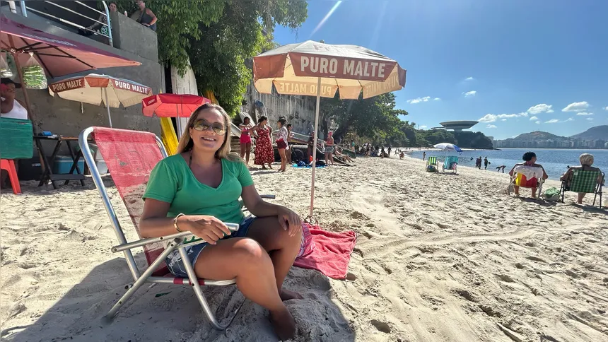 Moradora de Niterói optou por curtir o carnaval na tranquila Praia da Boa Viagem.