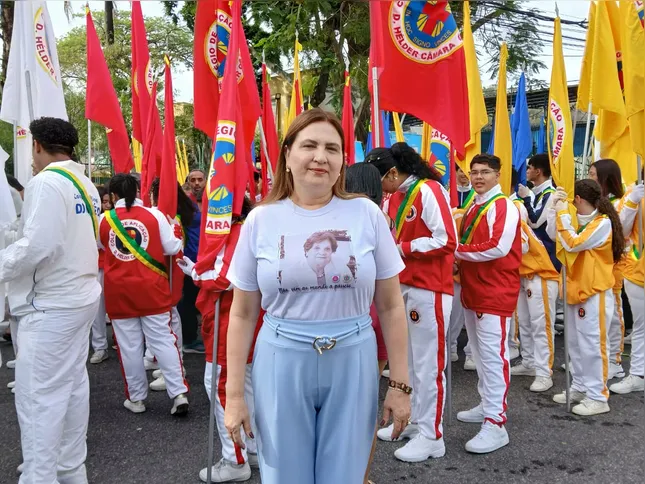 Suzana Barcelos, diretora do colégio