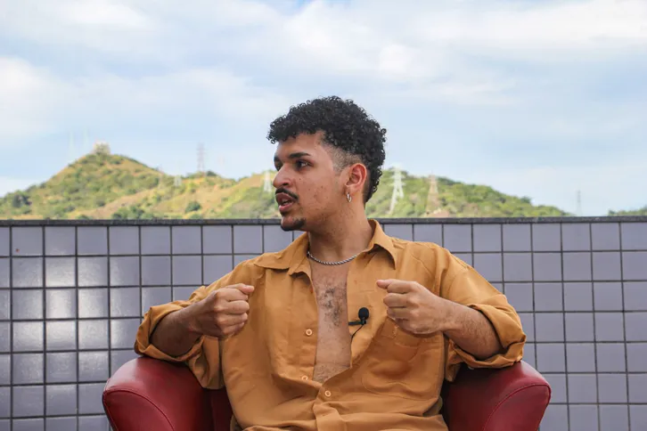 "Música é uma coisa que eu não consigo nem explicar a minha relação", resume DeLuca