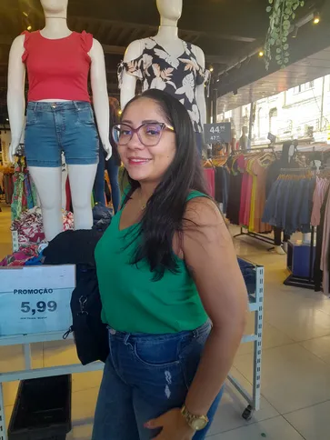 Vanda Husoa, enviará um valor para a mãe que mora longe