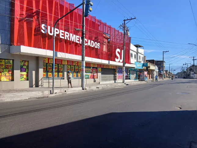 Comércio permanece fechado no Mutuá em meio ao medo e à ameaça de represálias