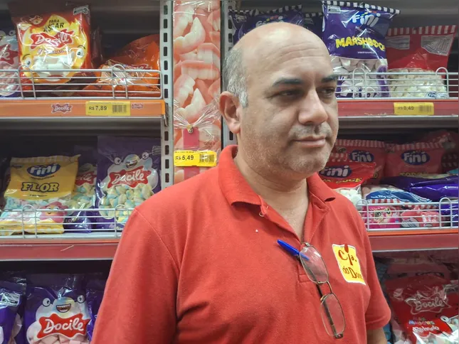 Rosano Lima, gerente de loja há 3 anos, afirma que a demanda já começou a crescer desde o início da semana