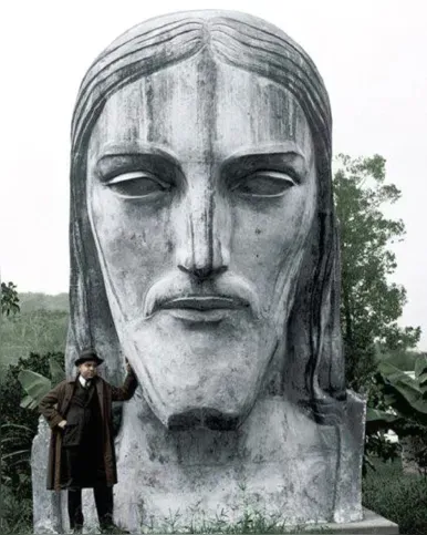 Cabeça do Cristo Redentor em São Gonçalo antes de se juntar ao corpo em 1931