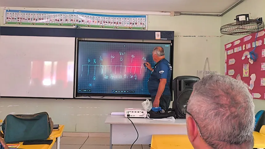 Imagem ilustrativa da imagem Curso gratuito capacita pescadores de Maricá em manutenção de motores de embarcação