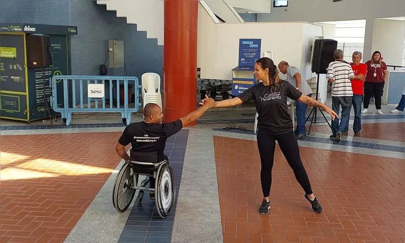 A feira também contou com uma apresentação emocionante do grupo de dança inclusiva “Corpo em Movimento”