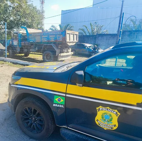 Ação realizada por policiais rodoviários federais do Grupo de Fiscalização de Trânsito (GFT) da 2ª Delegacia