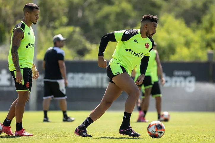 Coutinho e Payet são as armas do Vasco para o duelo desta quarta (29)