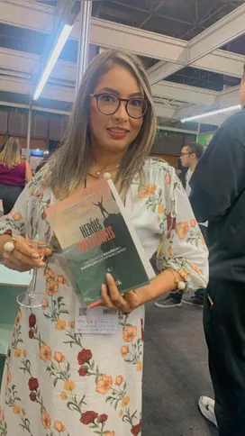 Escritora Gibsa Furlan