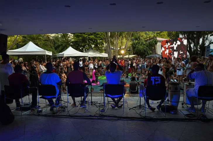 A construção desta edição tem relação direta com a Escola Escuta, uma plataforma educacional do IMS