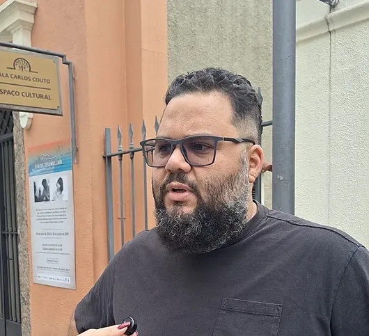 Ewerton Silva lembrou que 'apresentou' os filhos ao Teatro Municipal em Niterói