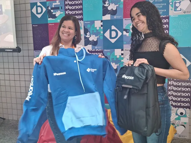 Gabriela Serra da Silva Borrher, estudante de Farmácia da Universo premiada pelo uso da Pearson