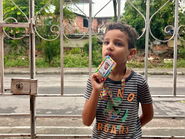 A família do pequeno Davi está lutando para conseguir proporcionar um tratamento contínuo e uma maior qualidade de vida para a criança
