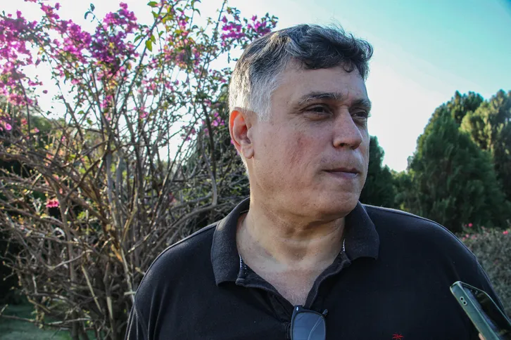 “Como professora, foi mais do que um exemplo, uma professora ao pé da letra, era rigorosa, e ao mesmo tempo benevolente, entendendo que as pessoas mais carentes precisavam de mais tempo de educação e ela dedicava, fora do horário de horário dela, a ajudar essas pessoas"