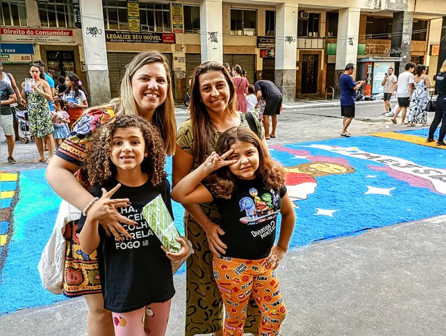 Taynara Carvalho (a da esquerda)