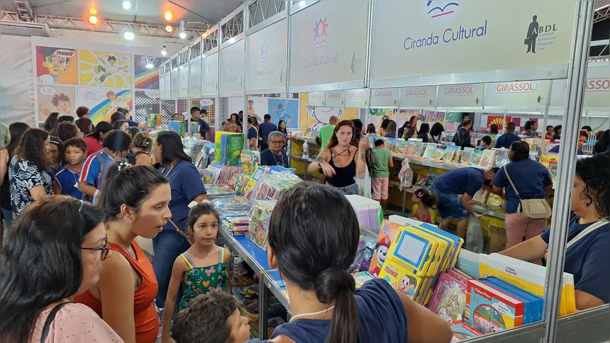 Só na primeira semana de evento foram 305 mil exemplares de livros vendidos