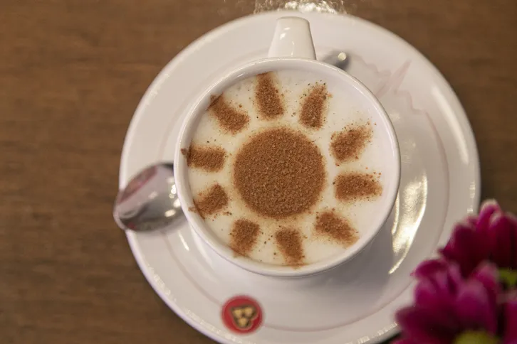 Imagem ilustrativa da imagem Hoje é o Dia Nacional do Café! Conheça versões tradicionais e 'diferentonas' da bebida mais popular do país