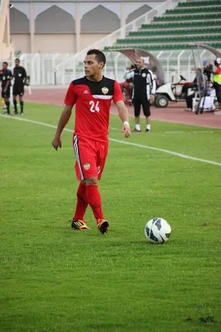 João, em Campo, defendendo o Al Musanah