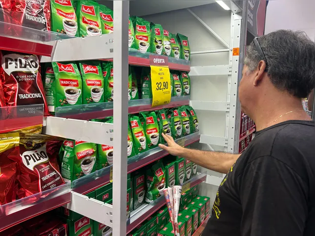 Para o consumidor, a única opção é procurar pelo menor preço