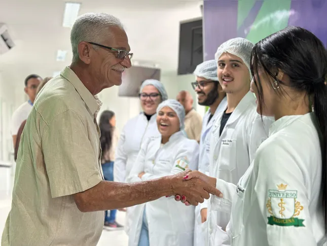Prefeito Capitão Nelson visita instalações do curso de Medicina da Universo