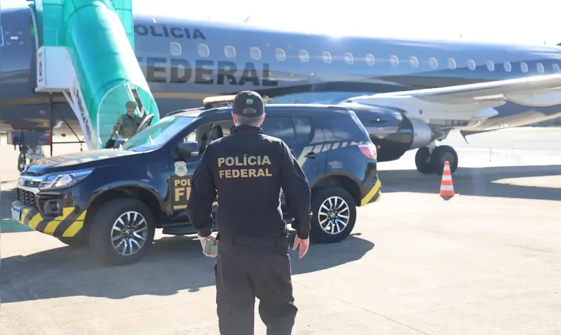 50 agentes da Polícia Federal participaram da transferência do acusado