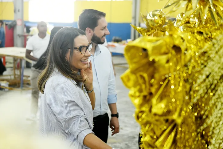 Janja conheceu todo o local onde será desenvolvido o carnaval de 2026 e acompanhou os bastidores da confecção de fantasias e alegorias