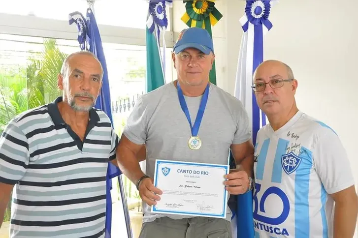 Robert Voss recebe homenagem do Canto do Rio