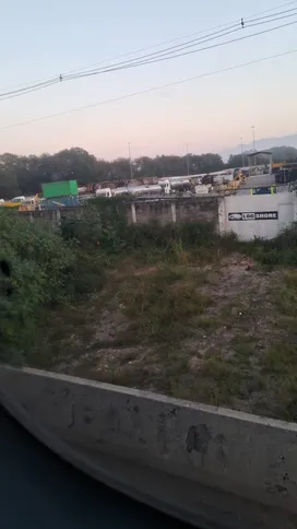Acidente ocorreu na madrugada desta terça-feira (16), no sentido Rio de Janeiro