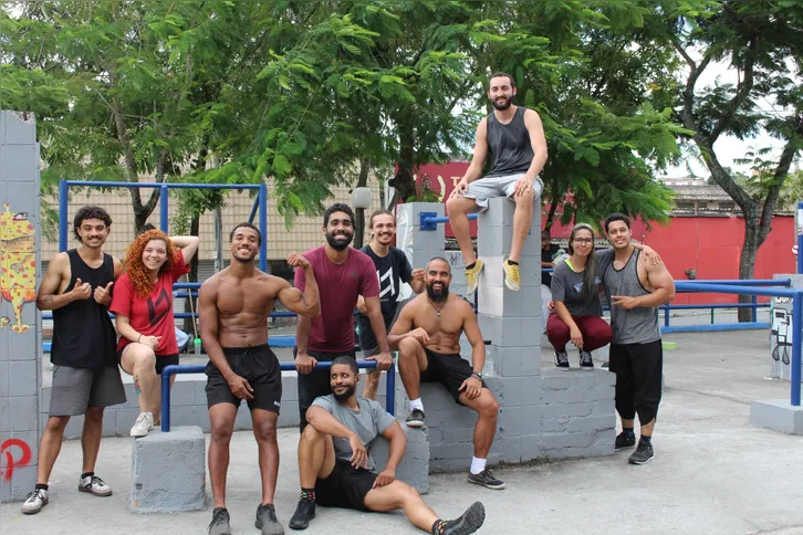 Mais do que um esporte, o parkour em São Gonçalo é um símbolo de superação, comunidade e pertencimento