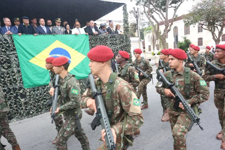 Imagem ilustrativa da imagem Niterói celebra 7 de Setembro com desfile cívico-militar no Centro