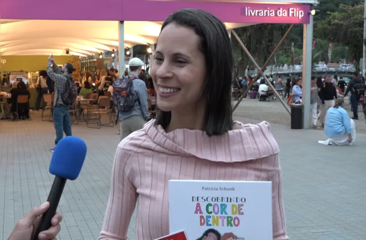 "Acredito que seja um espaço democrático para a gente poder expor o nosso material", destaca autora