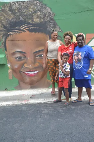 Imagem ilustrativa da imagem Ong Mulheres da Parada celebra painel artístico em homenagem à fundadora Letícia da Hora