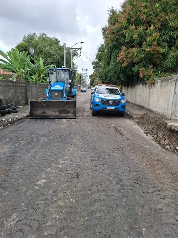 Ação contou com apoio de diversas equipes policiais e maquinário pesado