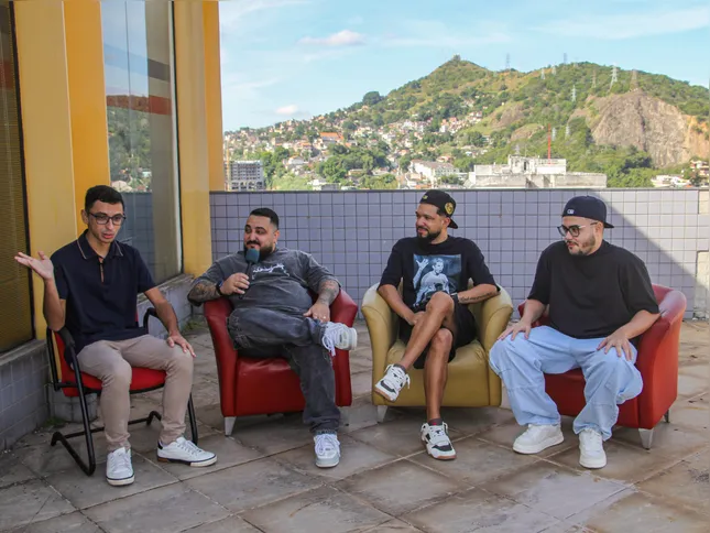 Os artistas foram recebidos nos estúdios de 'OSG'