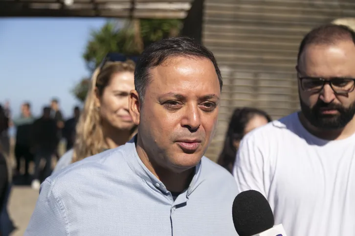 O prefeito Rodrigo Neves alegou que a homenagem é um ato de cuidado com a família Marins