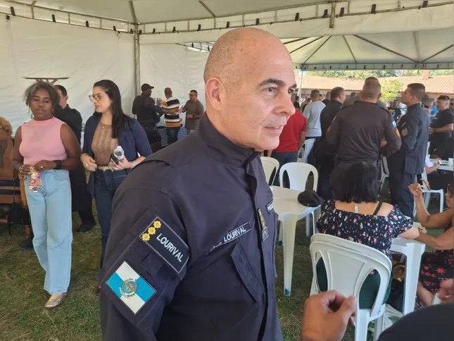 "A gente vem com muita vontade de trabalhar", enfatizou comandante