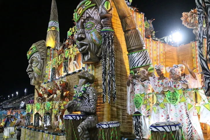 Desfile da Vigário Geral foi bastante elogiado pela crítica especializada