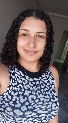 A futura professora sabe da relevância social que sua profissão exige