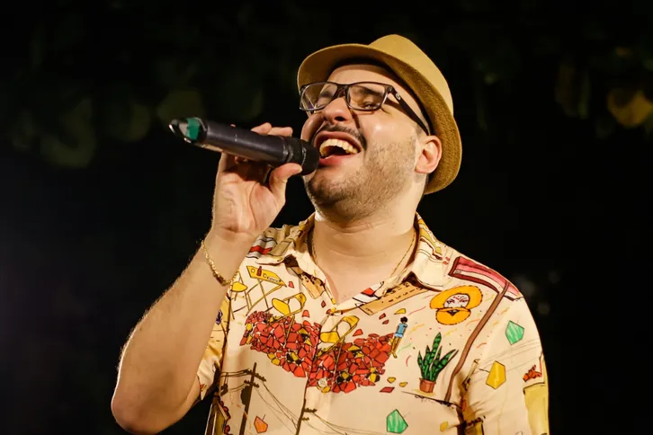 Gabrielzinho de Irajá gosta de se apresentar como cantor de samba de raiz e versador