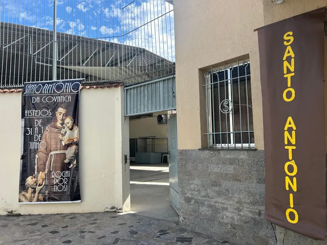 Igreja de Santo Antônio, localizada na Rua Marechal Floriano Peixoto, 2149, em São Gonçalo