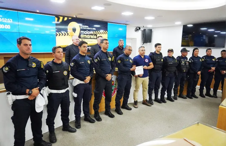 A cerimônia também contou com a entrega de certificados a 12 guardas municipais que participaram de treinamento de primeiros socorros