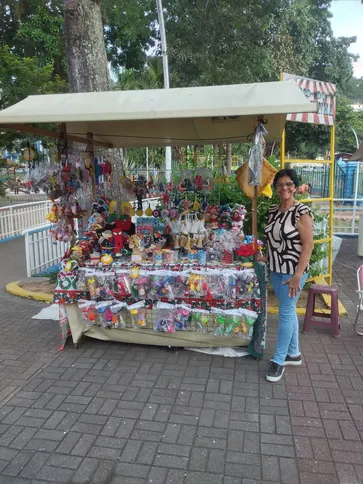 São encontrados os mais diversos tipos de artesanatos