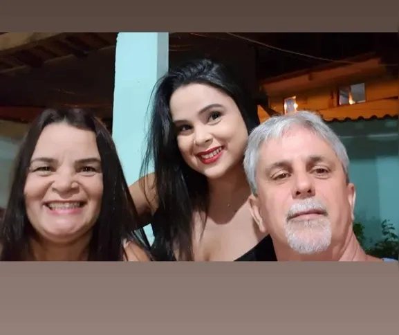 Ao lado dos pais, Paulo César e Ana Maria Mourão, Shayna construiu não só uma carreira sólida na advocacia, mas também uma trajetória marcada por amor, apoio e valores familiares